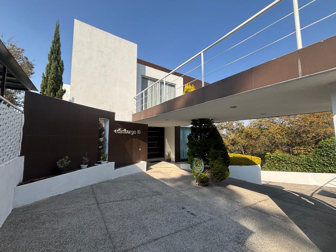 Casa Edimburgo 16 — Casa Lic.